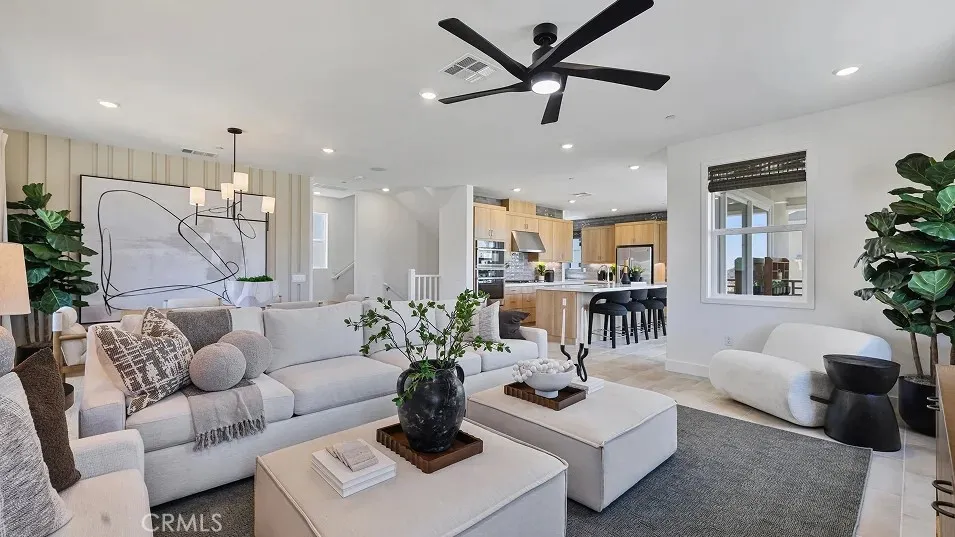 27468 Pistachio Way, Valencia, California 91381 home-pic-7