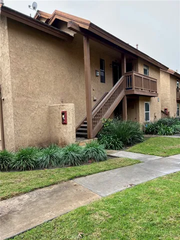 upper carriage unit with private balcony