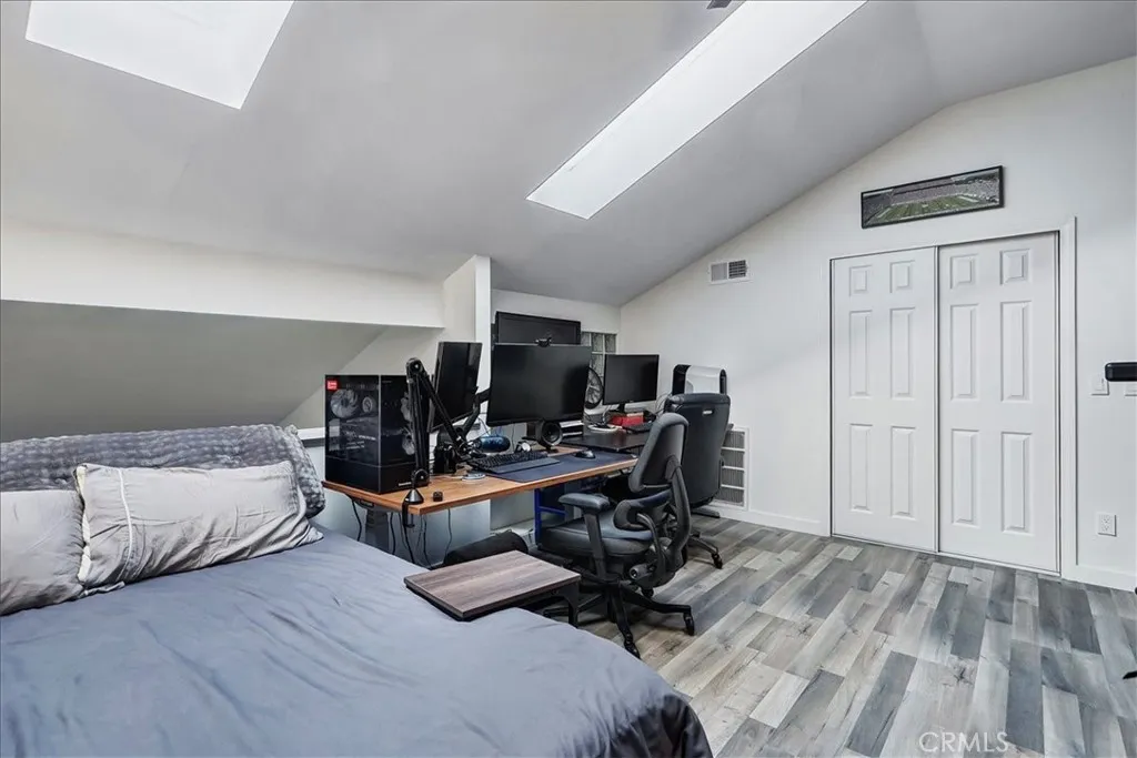 883 W 34th Street N, Long Beach, California 90806 home-pic-19