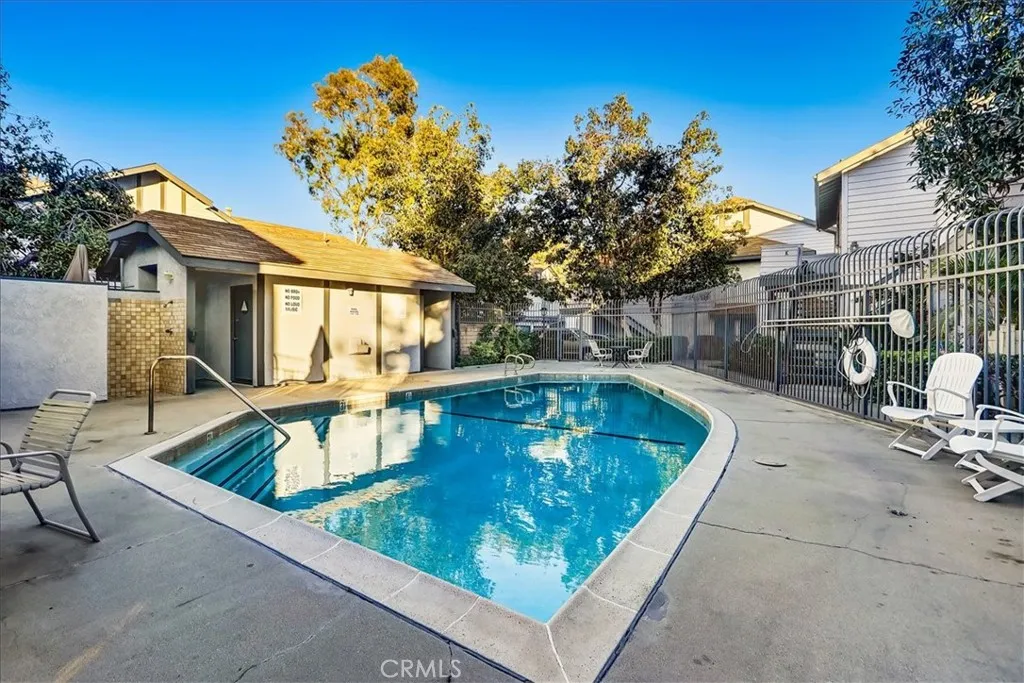 883 W 34th Street N, Long Beach, California 90806 home-pic-6
