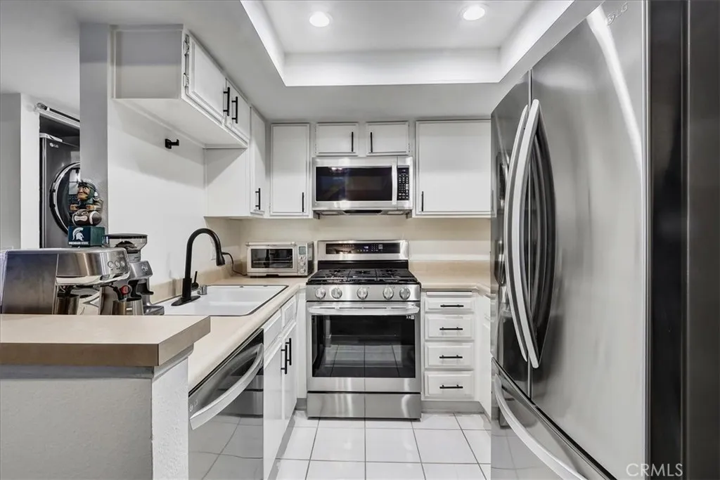 883 W 34th Street N, Long Beach, California 90806 home-pic-25