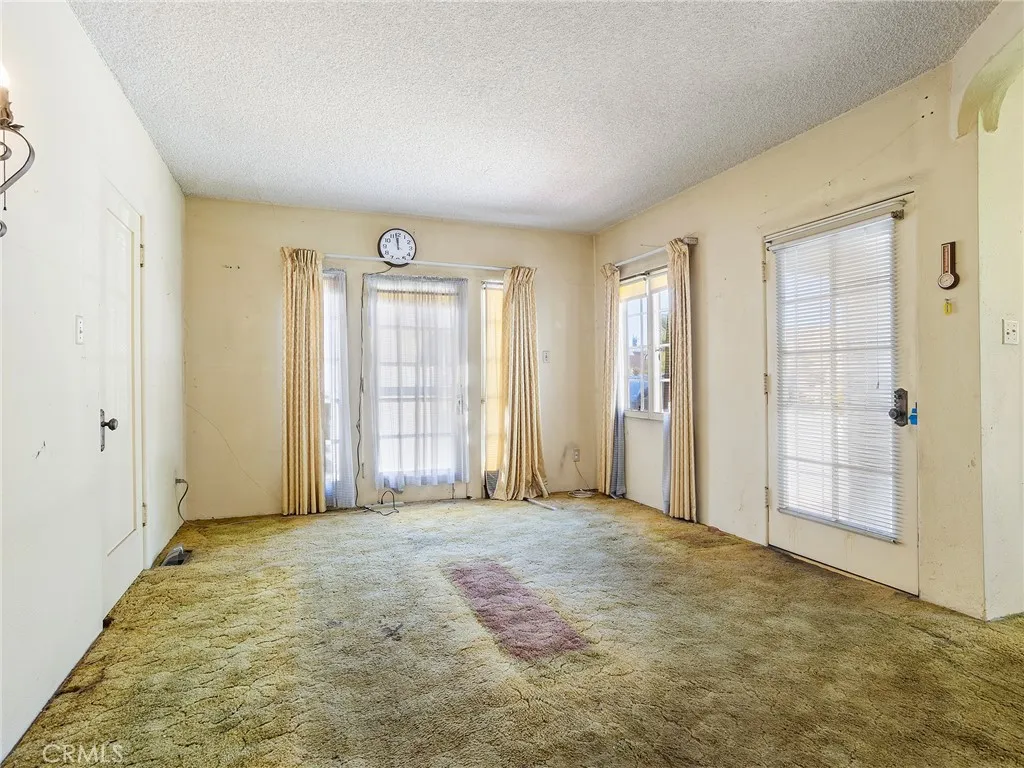 966 E Glenoaks Boulevard, Glendale, California 91207 home-pic-12