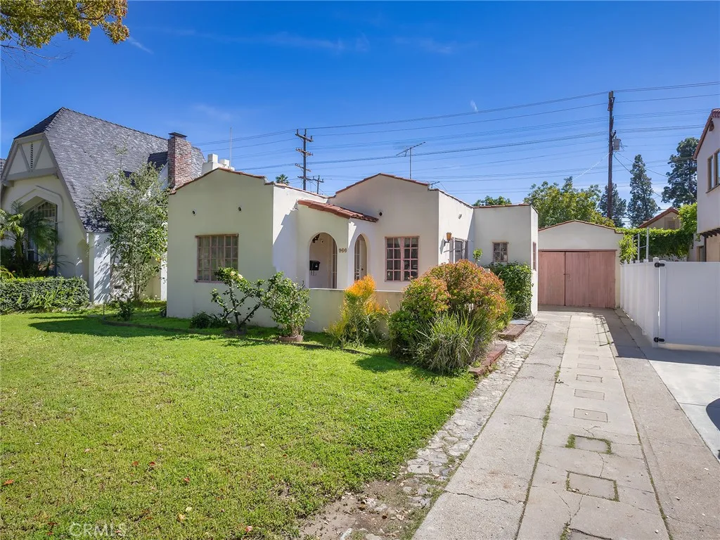 966 E Glenoaks Boulevard, Glendale, California 91207 home-pic-35