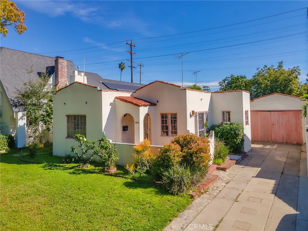 966 E Glenoaks Boulevard, Glendale, California 91207 home-pic-39