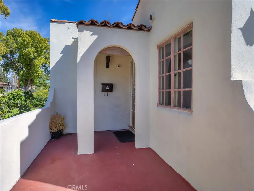 966 E Glenoaks Boulevard, Glendale, California 91207 home-pic-2
