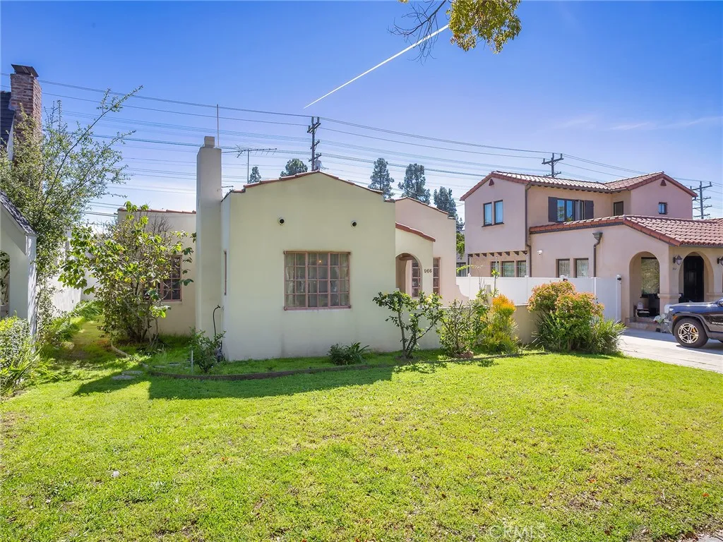 966 E Glenoaks Boulevard, Glendale, California 91207 home-pic-36