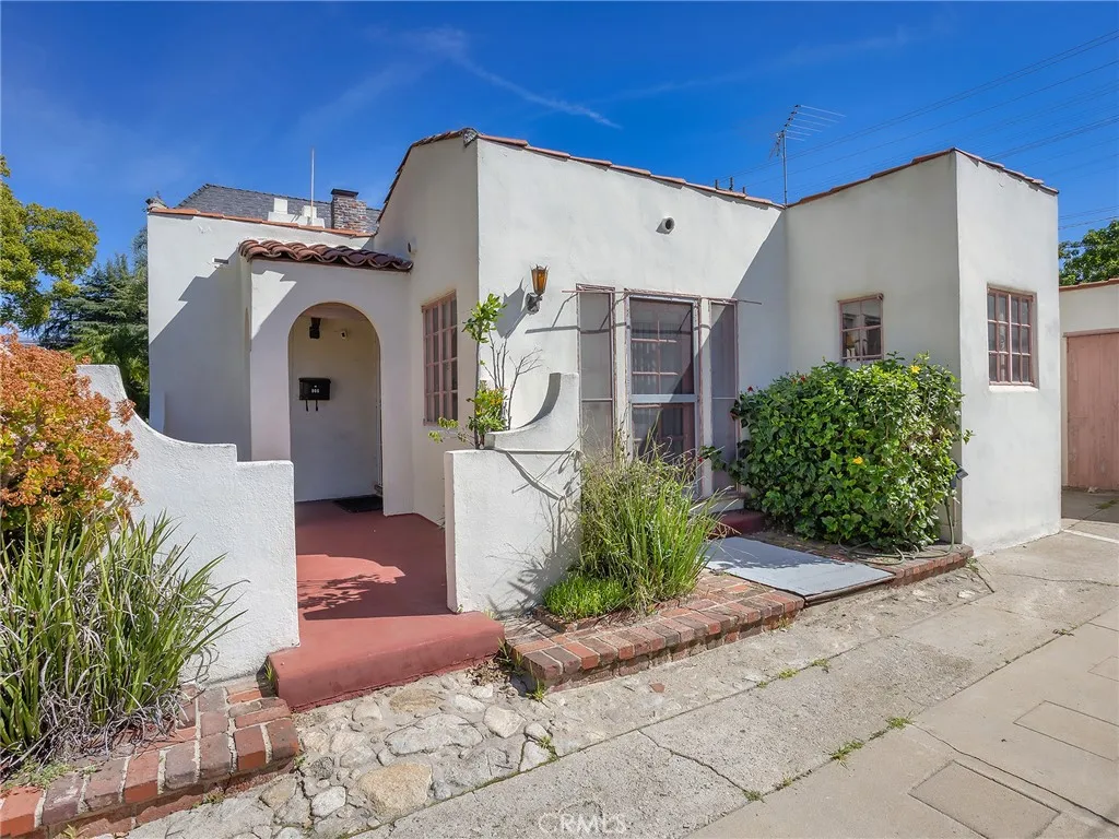 966 E Glenoaks Boulevard, Glendale, California 91207 home-pic-37