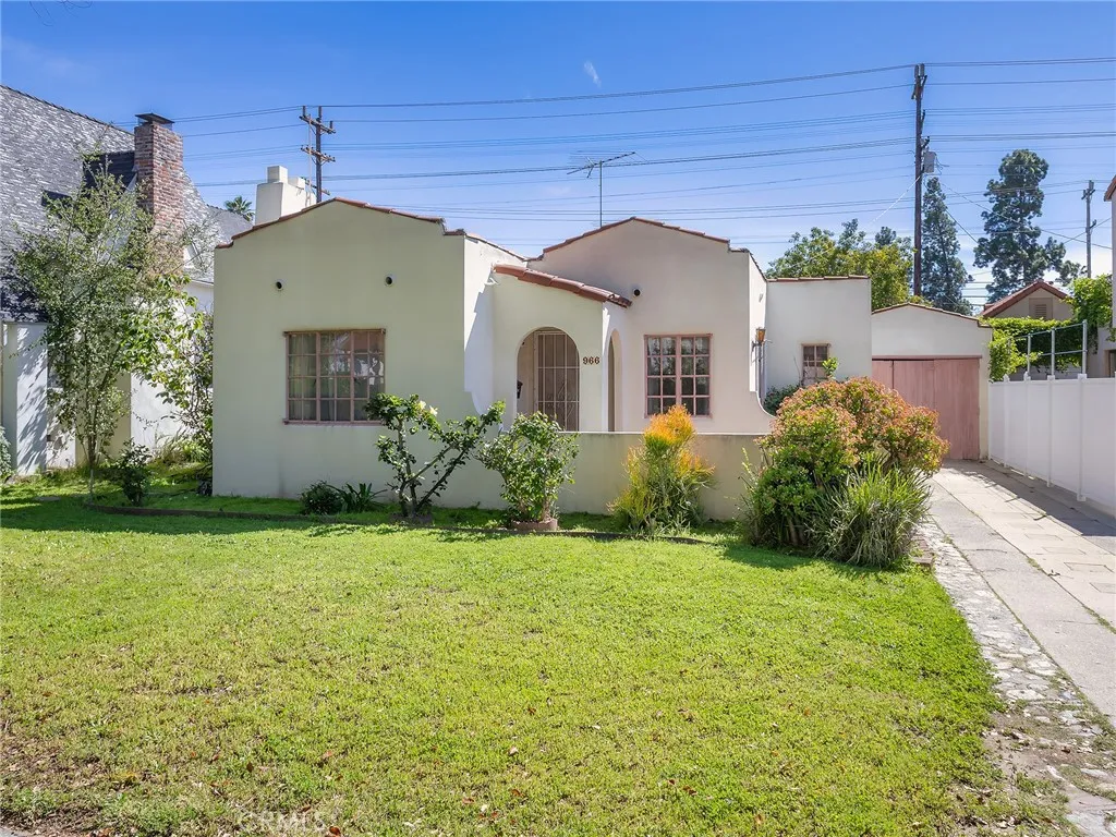 966 E Glenoaks Boulevard, Glendale, California 91207 home-pic-34