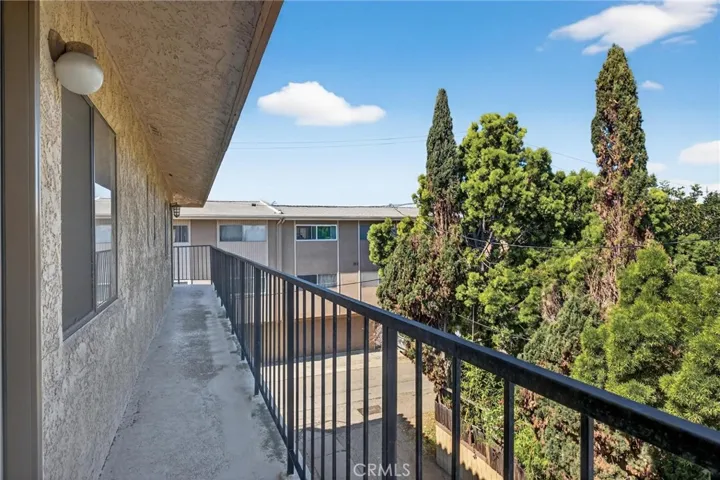 Emergency fire exit located off 2nd bedroom