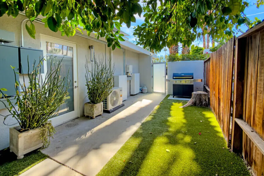 1156 E Cactus Road, Palm Springs, California 92264 home-pic-45
