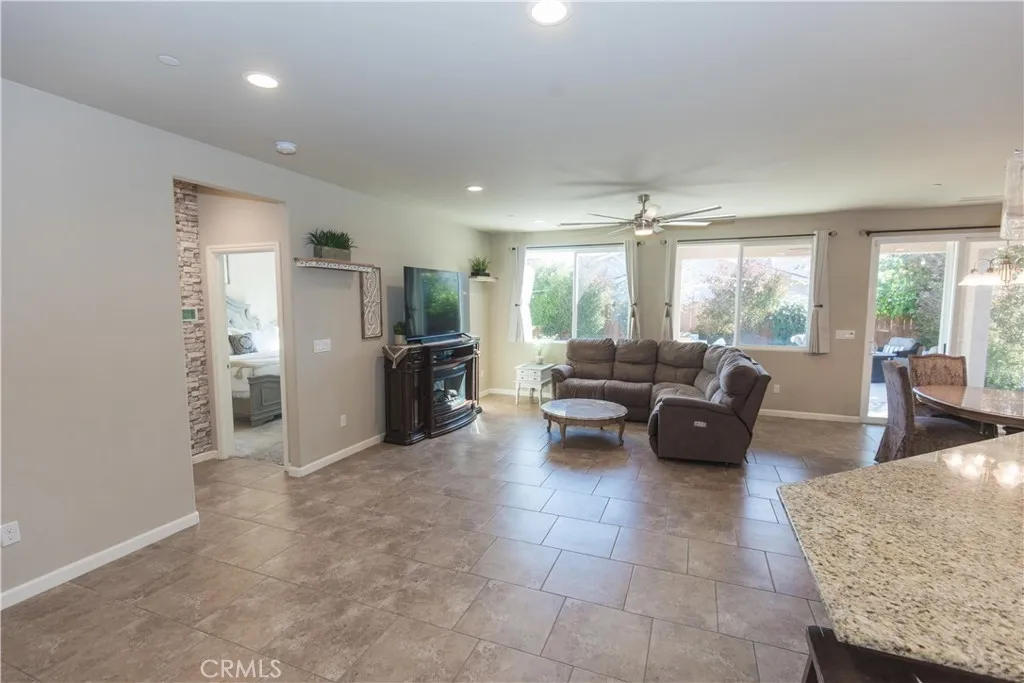 7375 E Lansing, Fresno, California 93737 home-pic-11