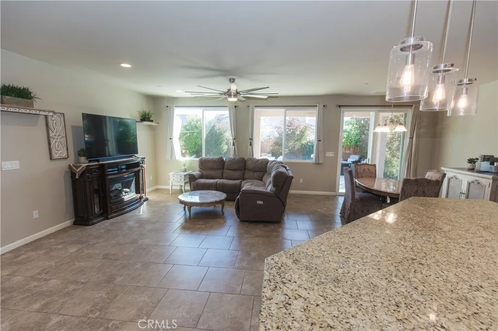 7375 E Lansing, Fresno, California 93737 home-pic-10