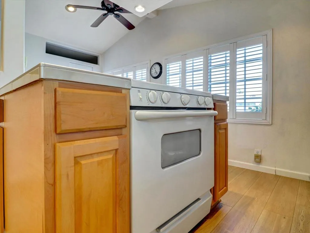 16-73540 Adobe Springs Dr-16