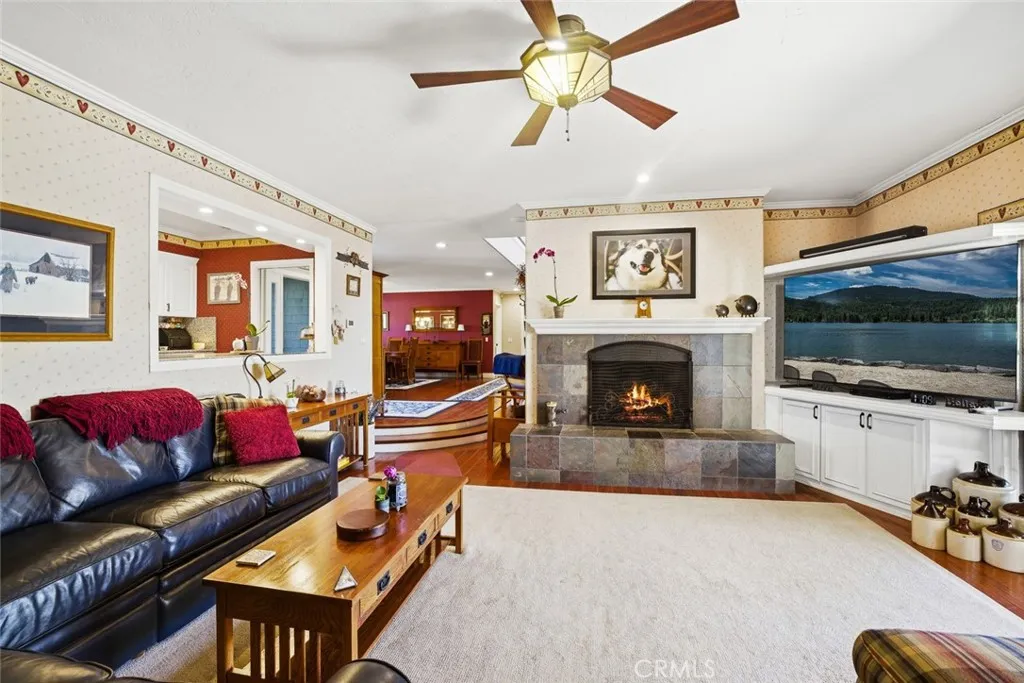 2033 Holiday, Newport Beach, California 92660 home-pic-6