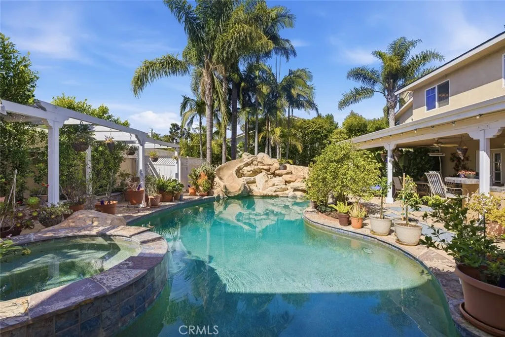 2033 Holiday, Newport Beach, California 92660 home-pic-2