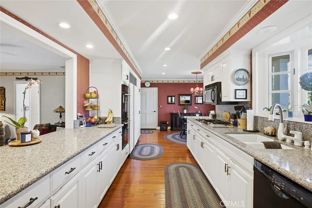 2033 Holiday, Newport Beach, California 92660 home-pic-12