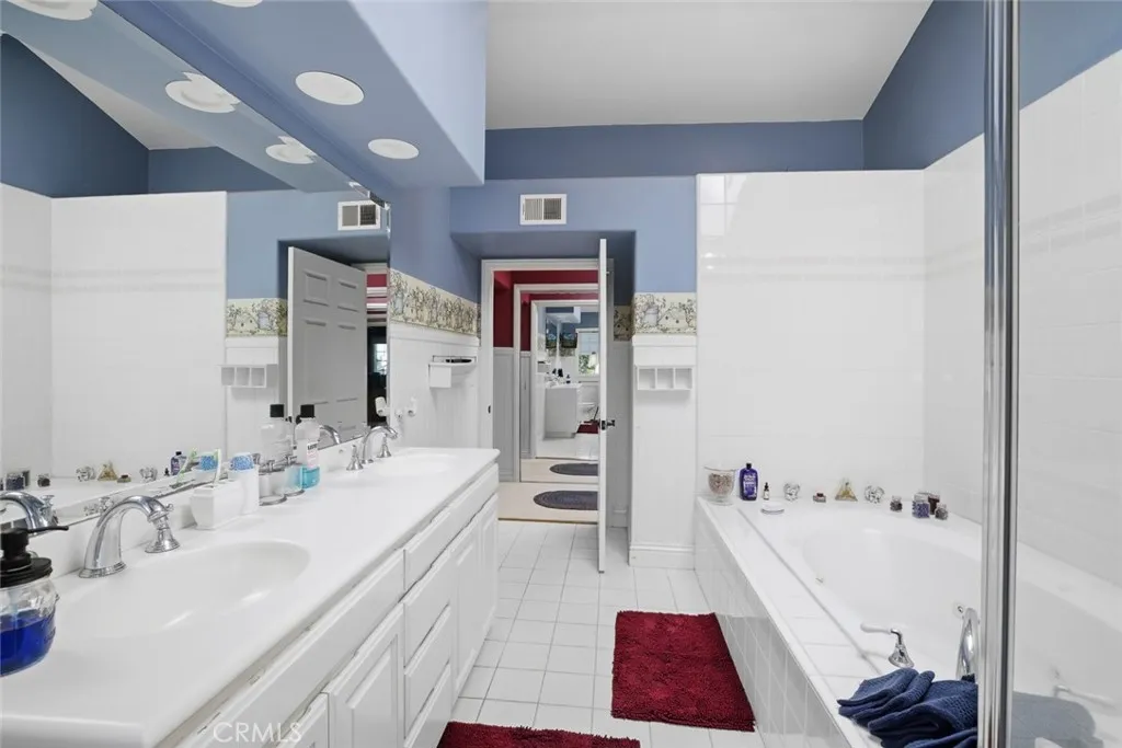 2033 Holiday, Newport Beach, California 92660 home-pic-42