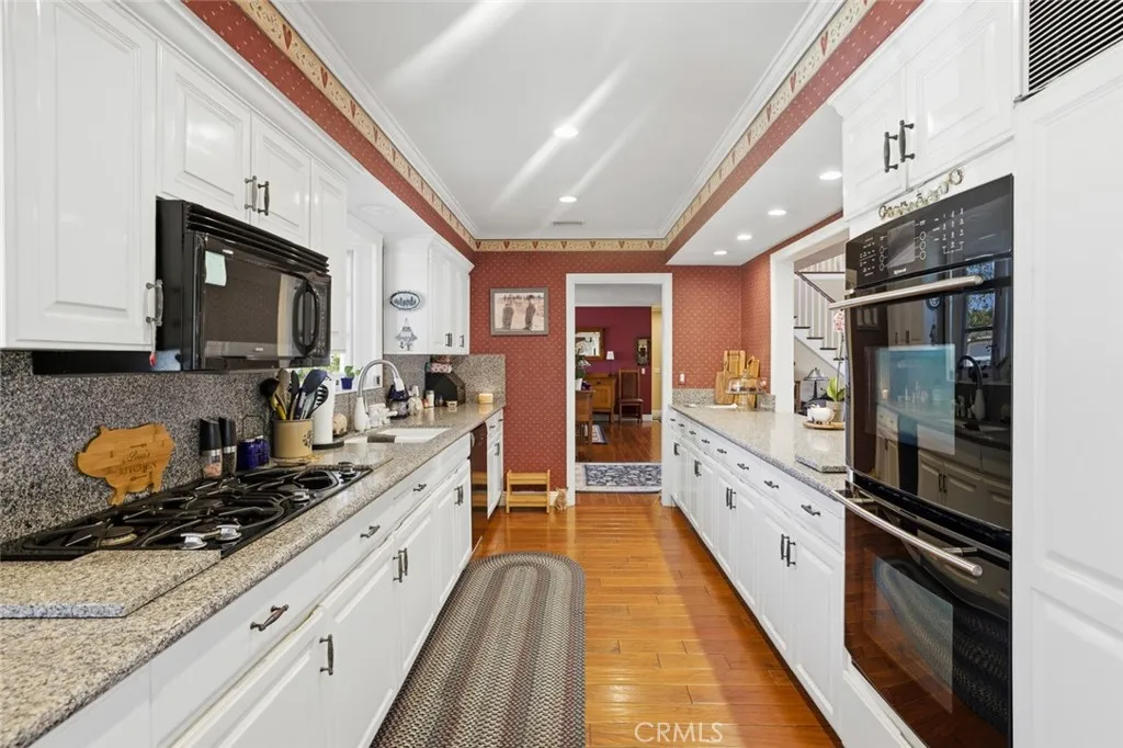 2033 Holiday, Newport Beach, California 92660 home-pic-13
