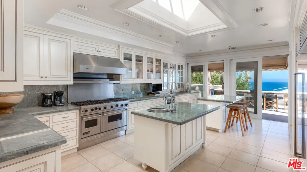 29000 Cliffside Drive, Malibu, California 90265 home-pic-25