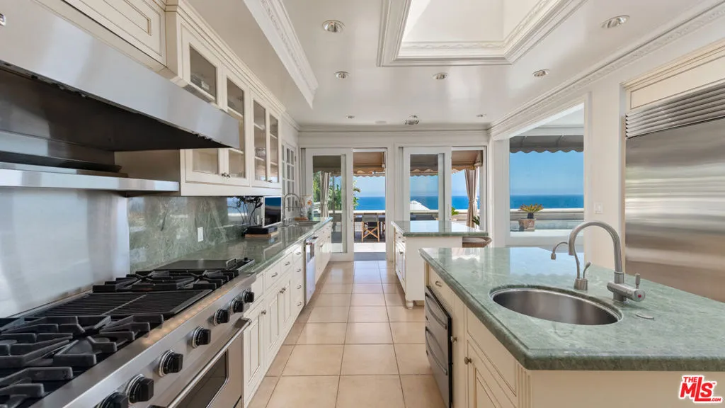 29000 Cliffside Drive, Malibu, California 90265 home-pic-27