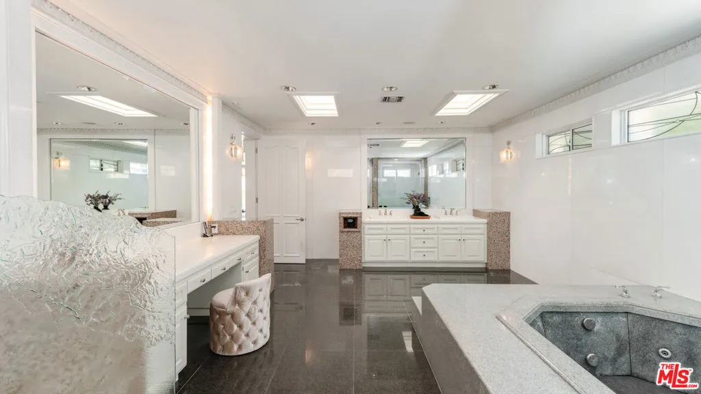 29000 Cliffside Drive, Malibu, California 90265 home-pic-46