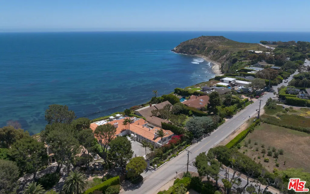 29000 Cliffside Drive, Malibu, California 90265 home-pic-7