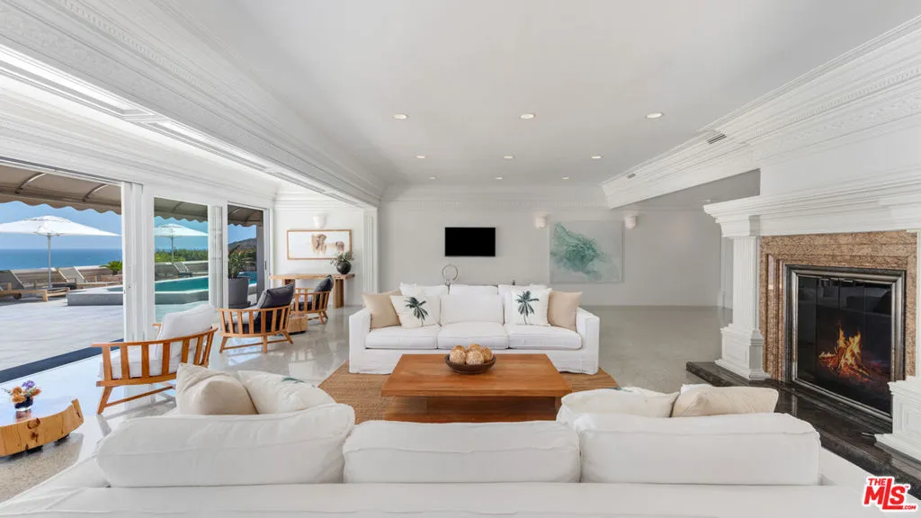 29000 Cliffside Drive, Malibu, California 90265 home-pic-16