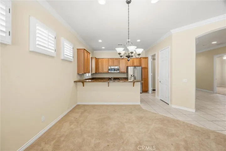 Dining & Kitchen