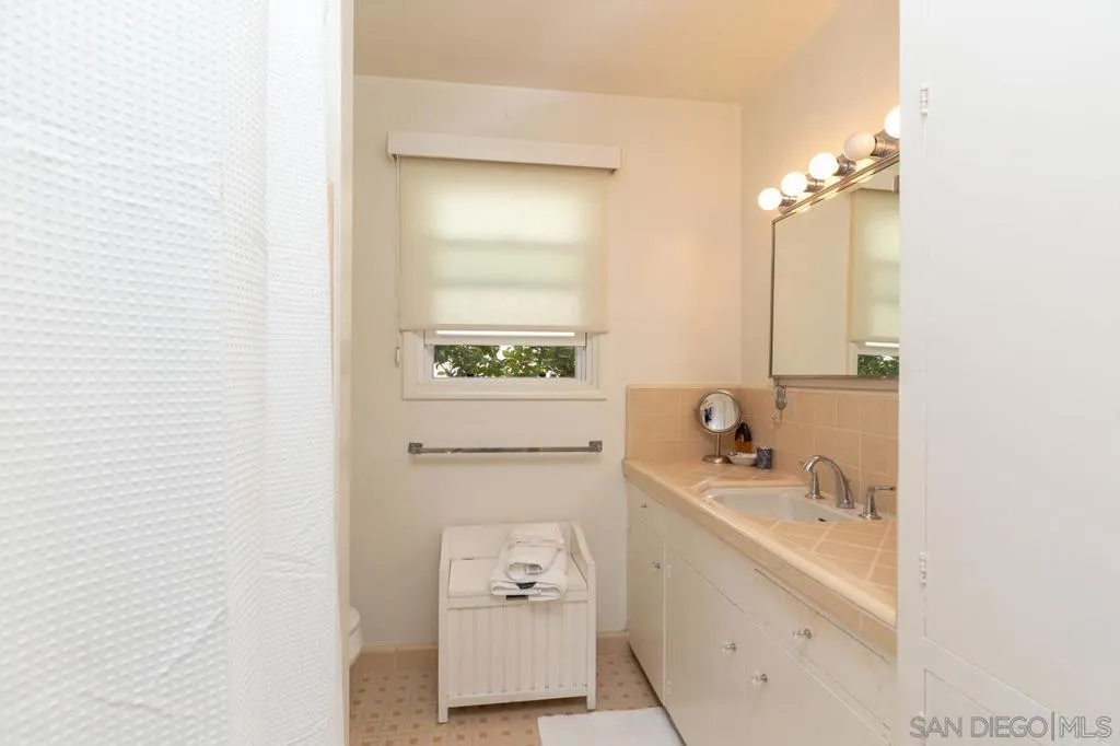 951 55 B, Coronado, California 92118 home-pic-13