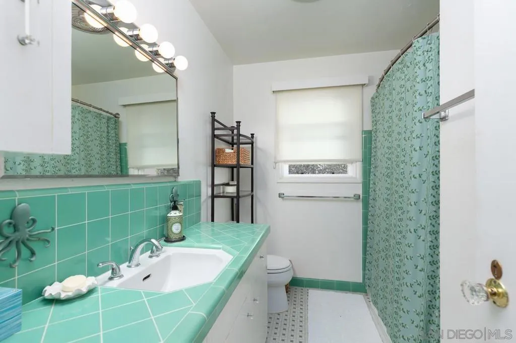 951 55 B, Coronado, California 92118 home-pic-12