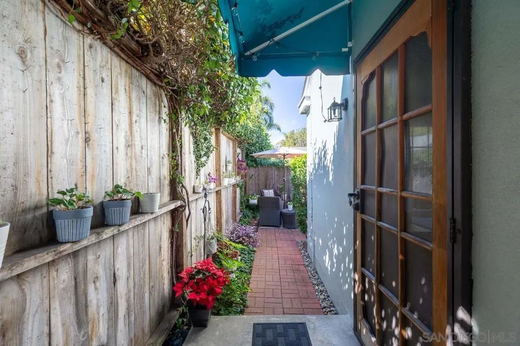 951 55 B, Coronado, California 92118 home-pic-32