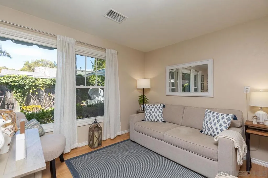 951 55 B, Coronado, California 92118 home-pic-22