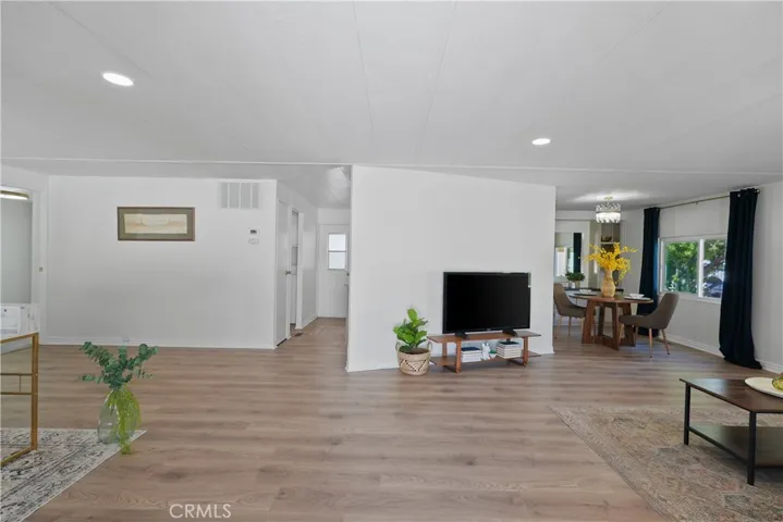 Welcome in to this wide open space!