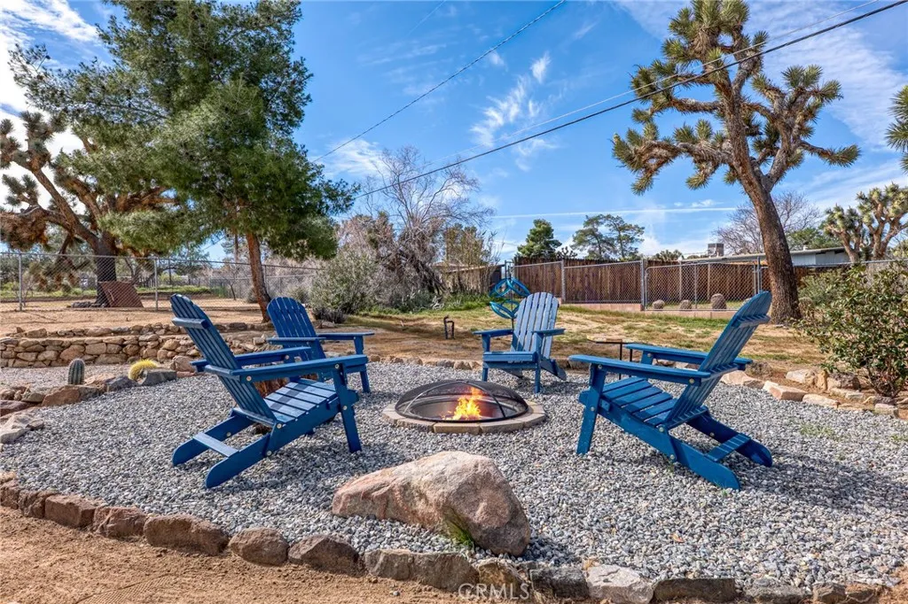 7432 Dumosa, Yucca Valley, California 92284 home-pic-21