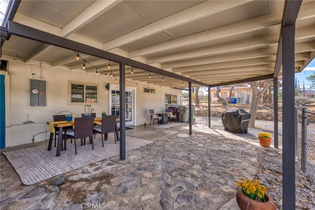 7432 Dumosa, Yucca Valley, California 92284 home-pic-17