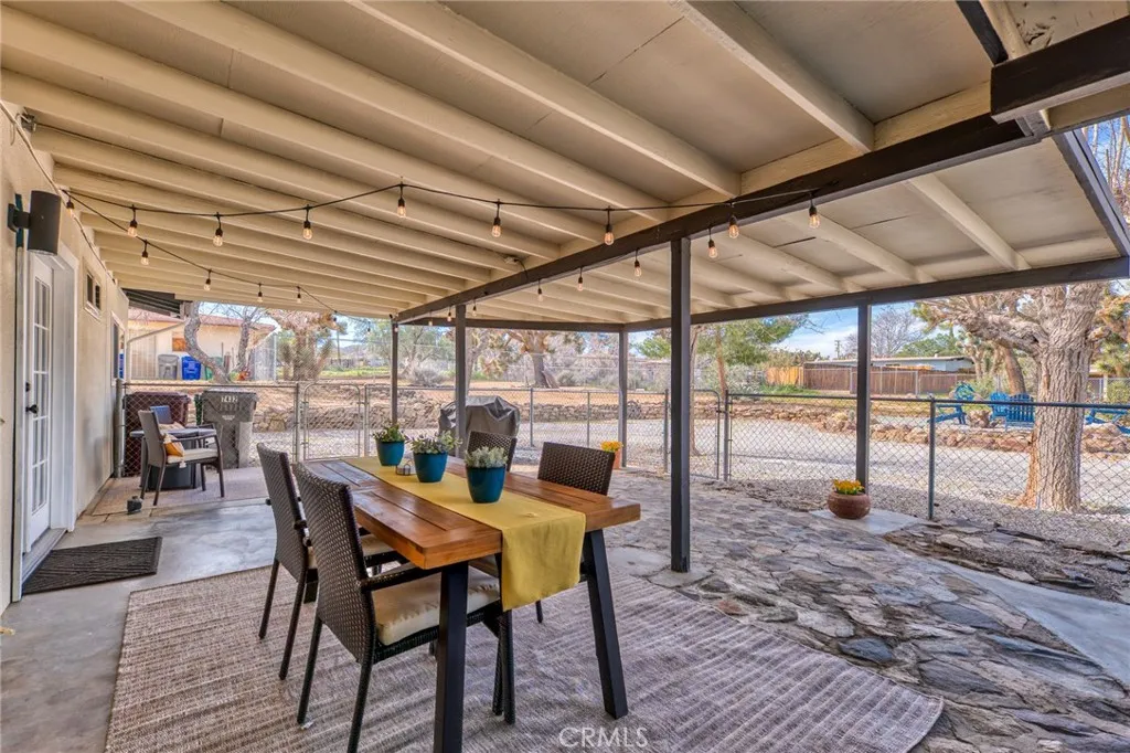 7432 Dumosa, Yucca Valley, California 92284 home-pic-18