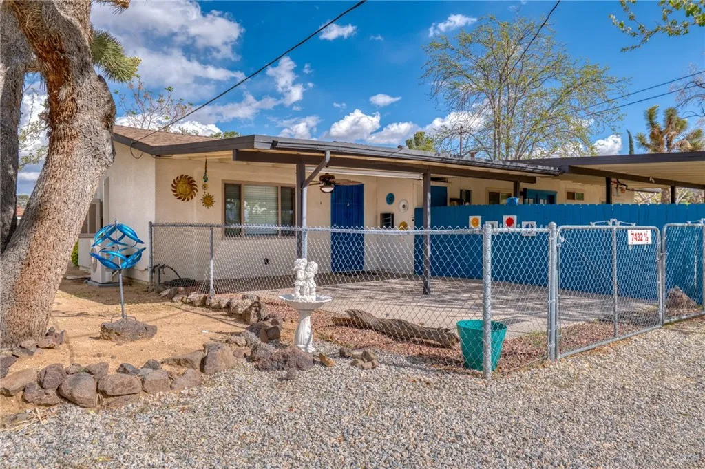 7432 Dumosa, Yucca Valley, California 92284 home-pic-31