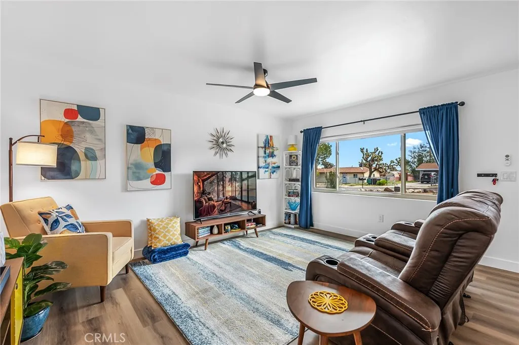 7432 Dumosa, Yucca Valley, California 92284 home-pic-7