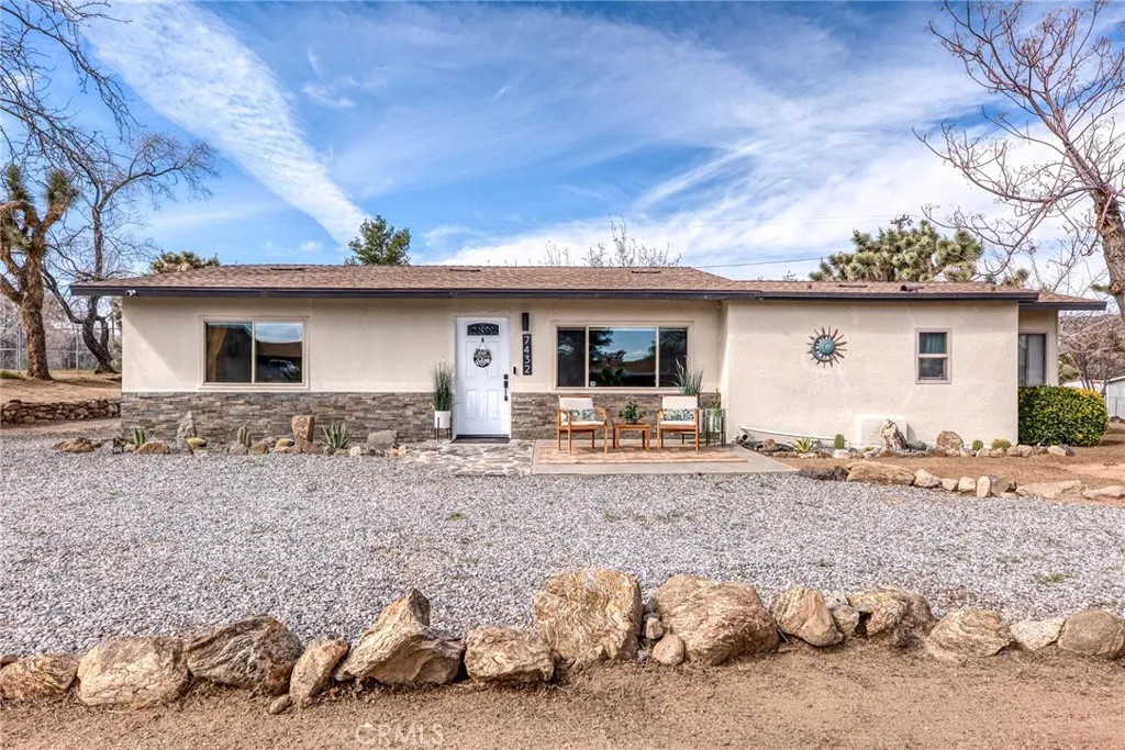 7432 Dumosa, Yucca Valley, California 92284 home-pic-4