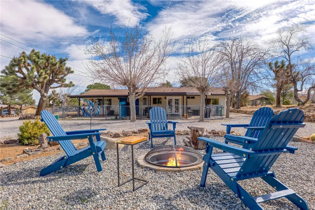 7432 Dumosa, Yucca Valley, California 92284 home-pic-23