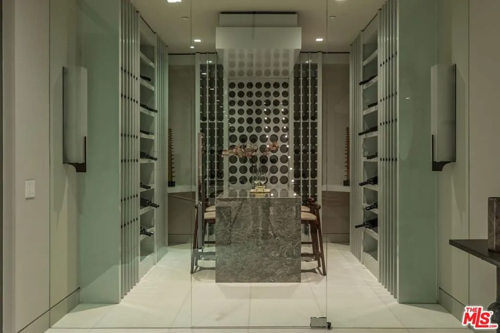 9150 Oriole Way, Los Angeles, California 90069 home-pic-34