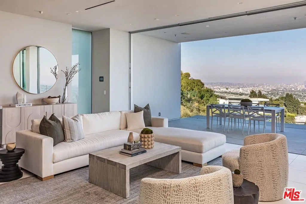 9150 Oriole Way, Los Angeles, California 90069 home-pic-14