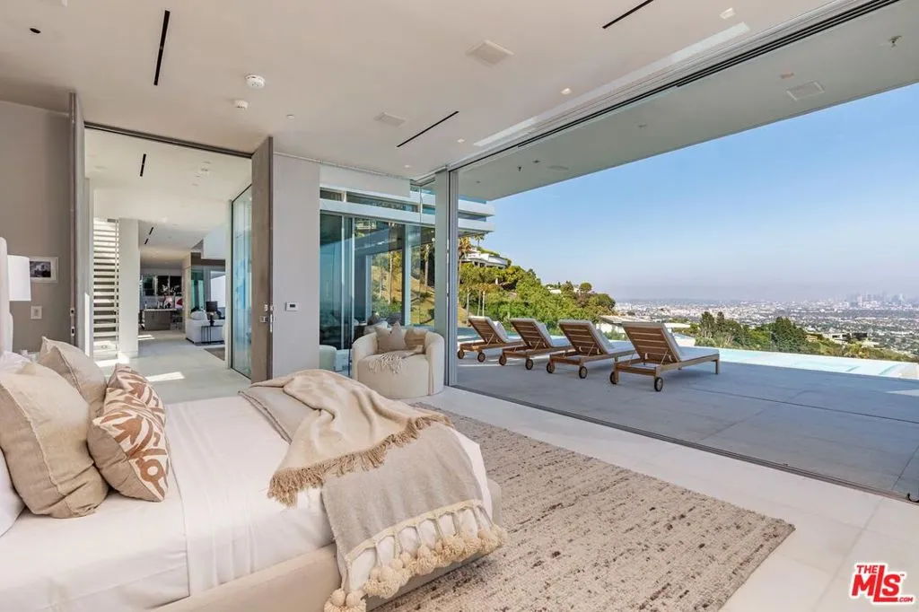 9150 Oriole Way, Los Angeles, California 90069 home-pic-16