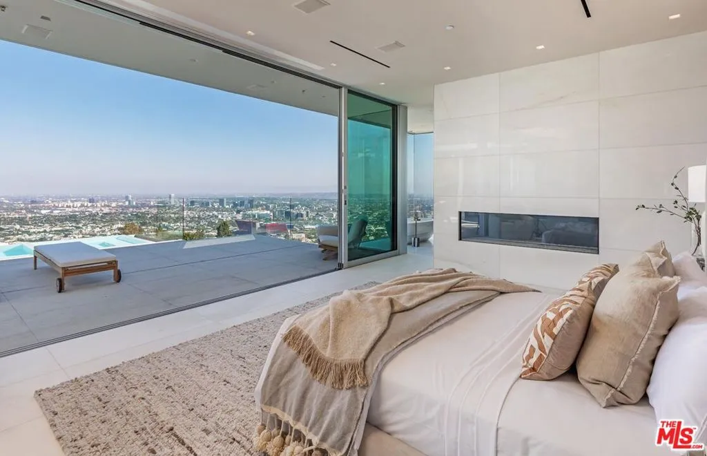 9150 Oriole Way, Los Angeles, California 90069 home-pic-17