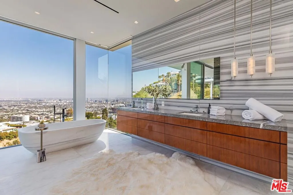 9150 Oriole Way, Los Angeles, California 90069 home-pic-18