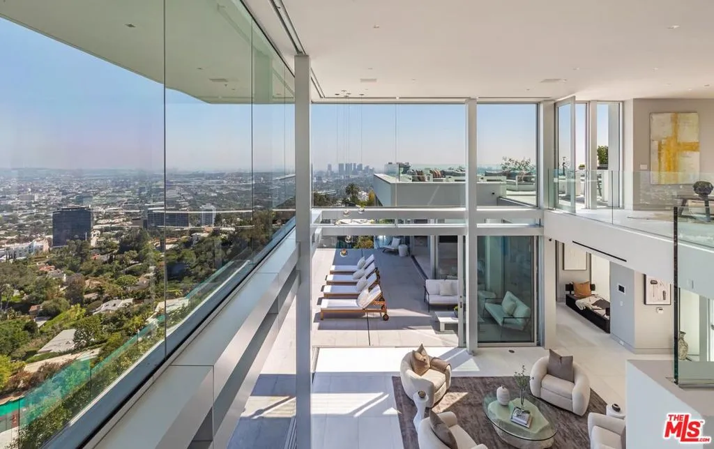 9150 Oriole Way, Los Angeles, California 90069 home-pic-24