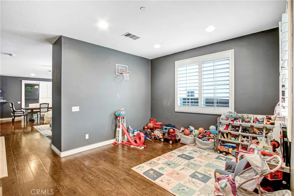 17582 Comfrey, San Bernardino, California 92407 home-pic-18