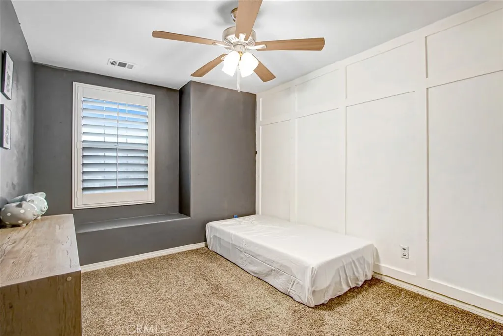 17582 Comfrey, San Bernardino, California 92407 home-pic-9
