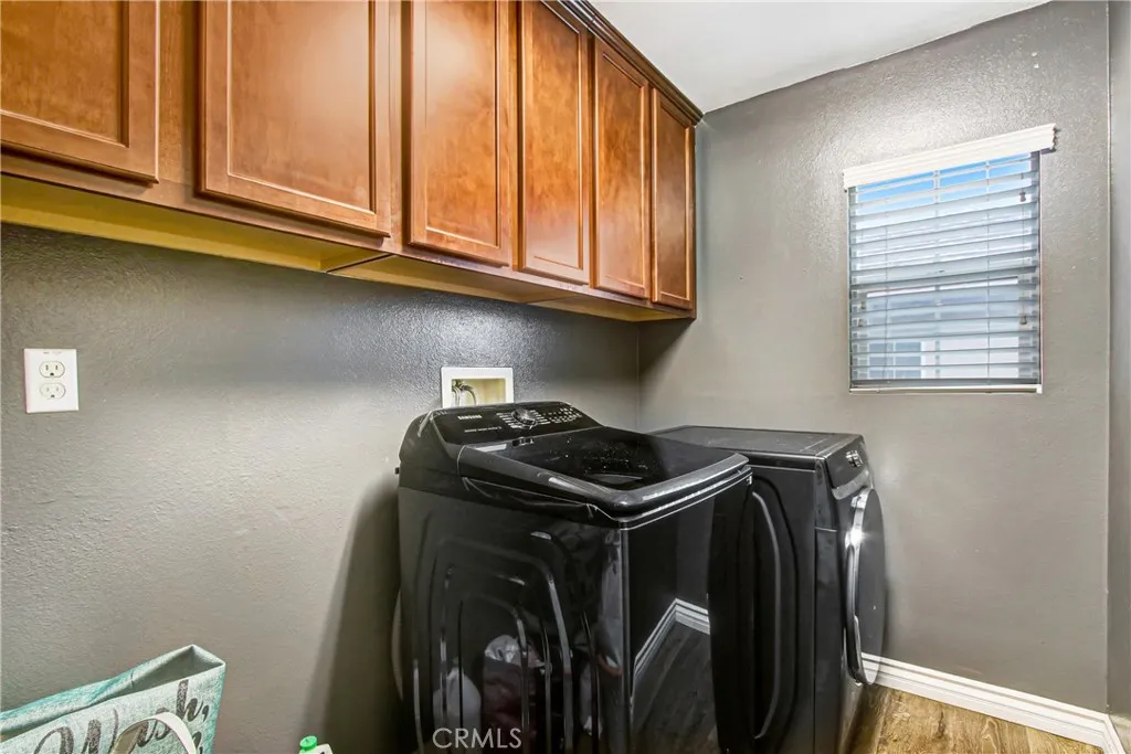 17582 Comfrey, San Bernardino, California 92407 home-pic-12
