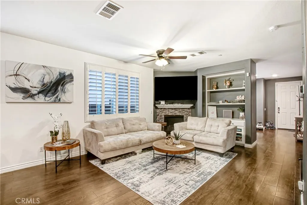 17582 Comfrey, San Bernardino, California 92407 home-pic-5